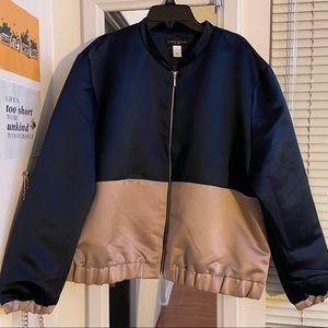 Split Color Zipped Jacket